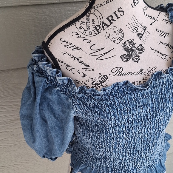 Levi's Retro 70s Smocked Denim Crop Top Blue Size Large Milkmaid - Picture 5 of 13